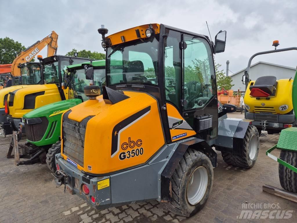 GiANT G3500 Pienkuormaajat