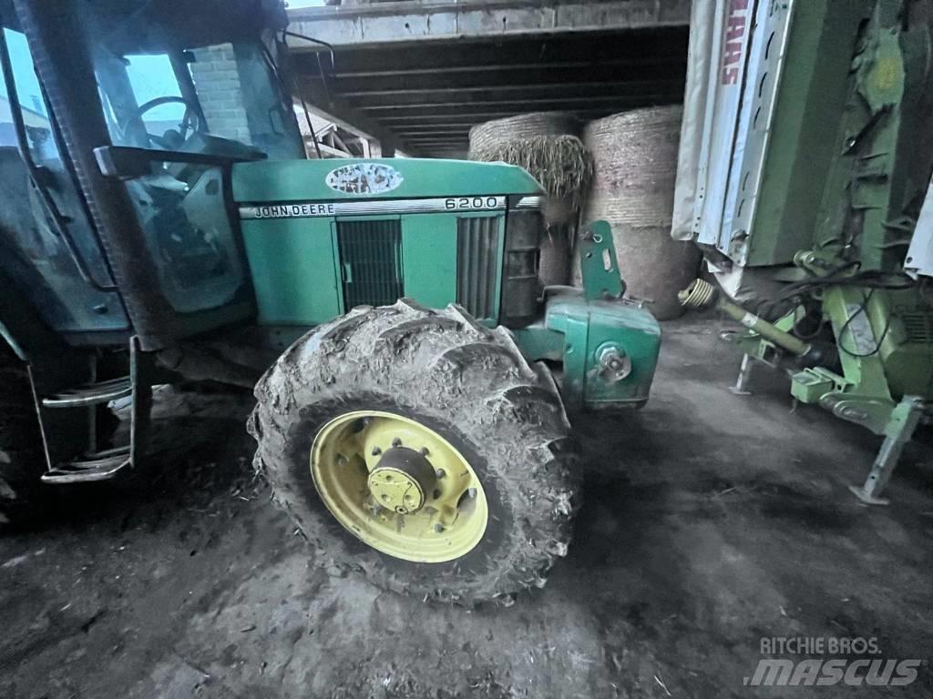 John Deere 6200 Traktorit