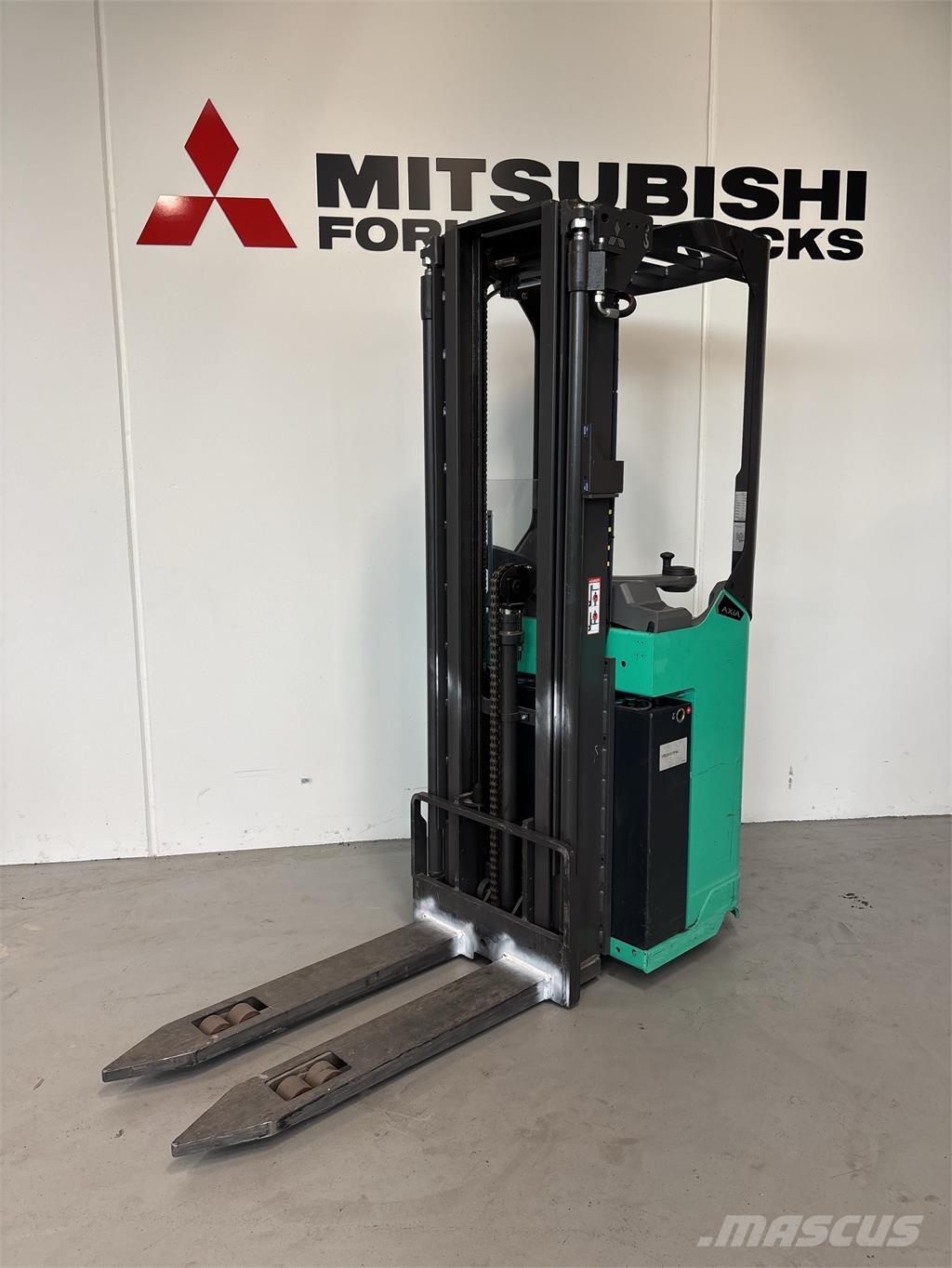 Mitsubishi SBR16N2 Ajettavat pinoamisvaunut