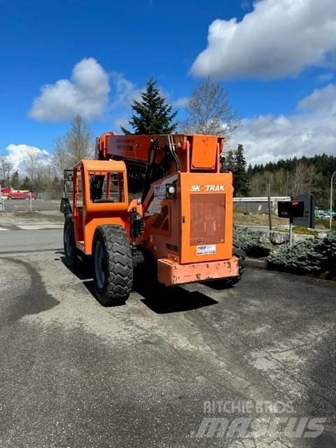 JLG 10054 Maastotrukit