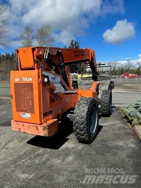 JLG 10054 Maastotrukit