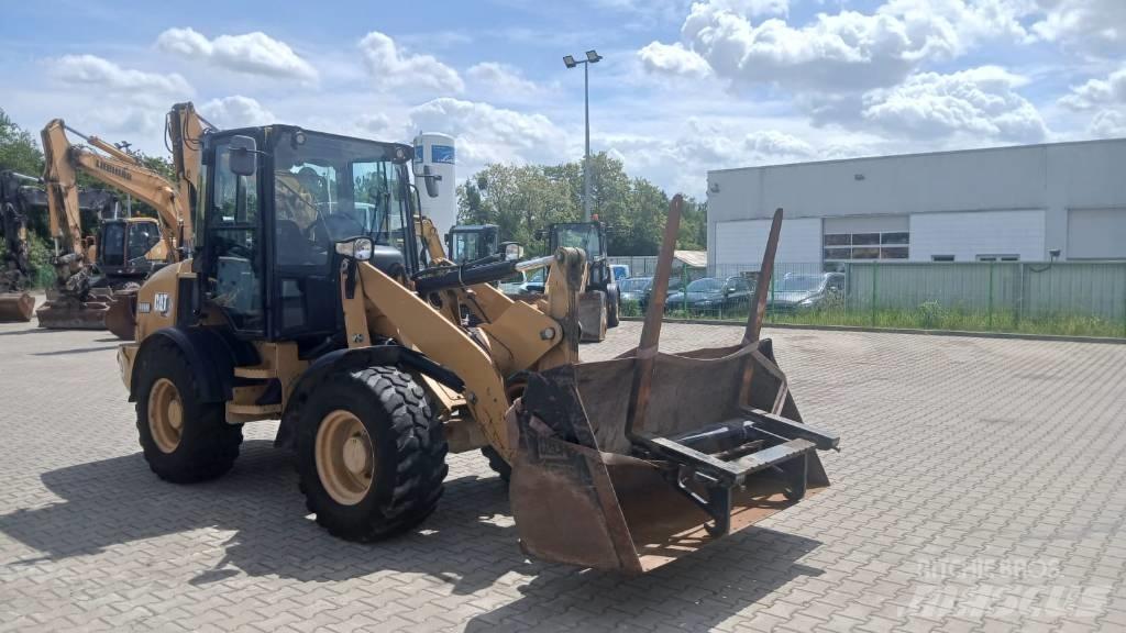 CAT 908 M Pyöräkuormaajat