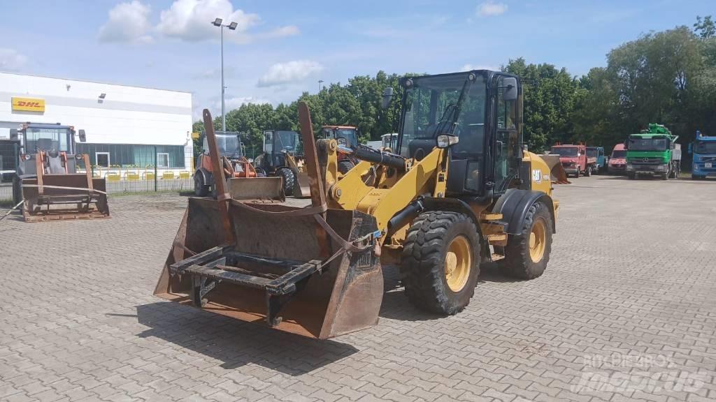 CAT 908 M Pyöräkuormaajat