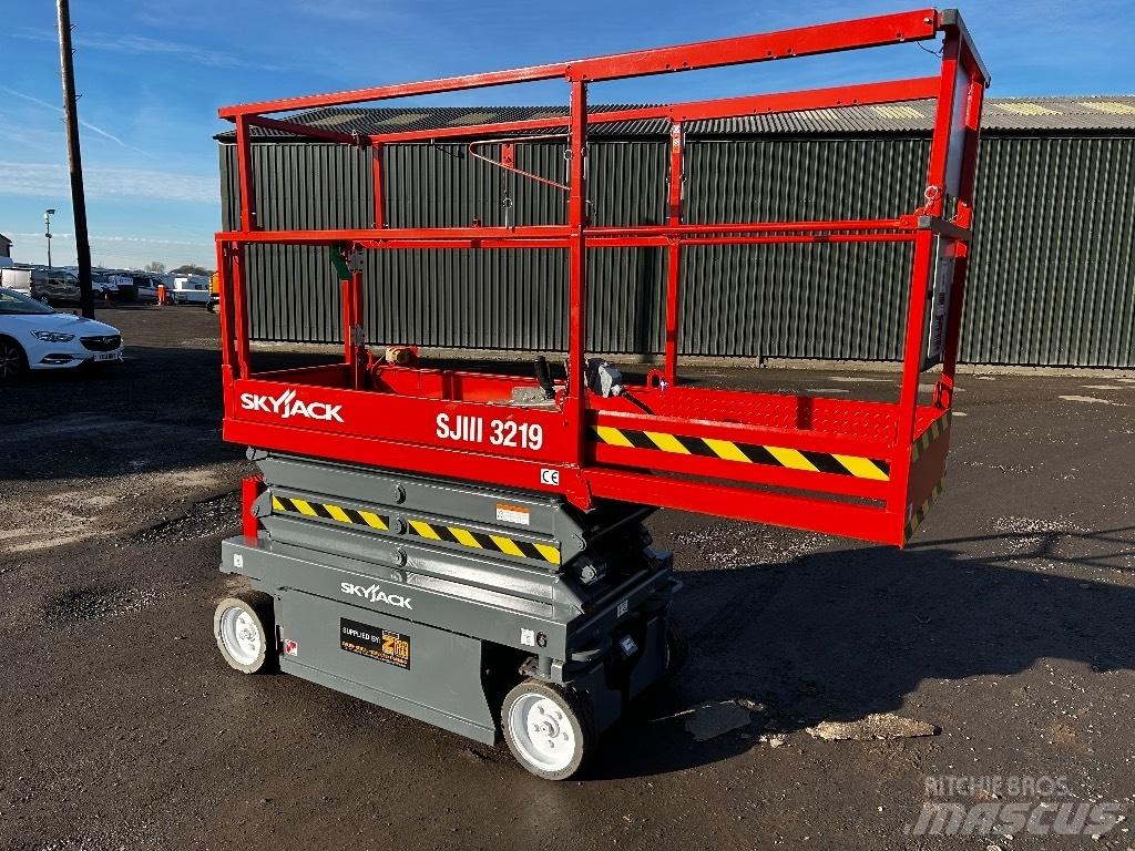 SkyJack SJ 3219 Saksilavat