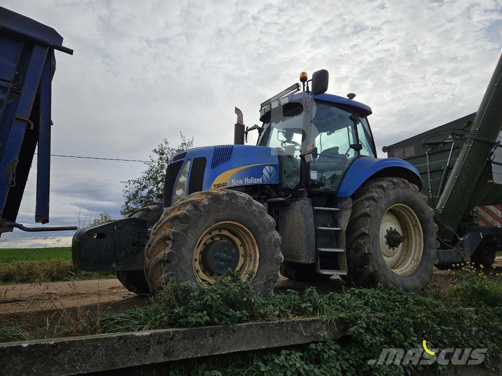 New Holland T 8040 Traktorit