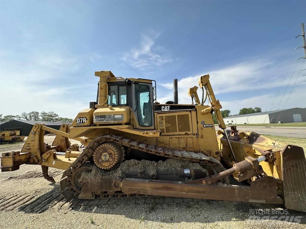 CAT D7R Telaketjupuskutraktorit