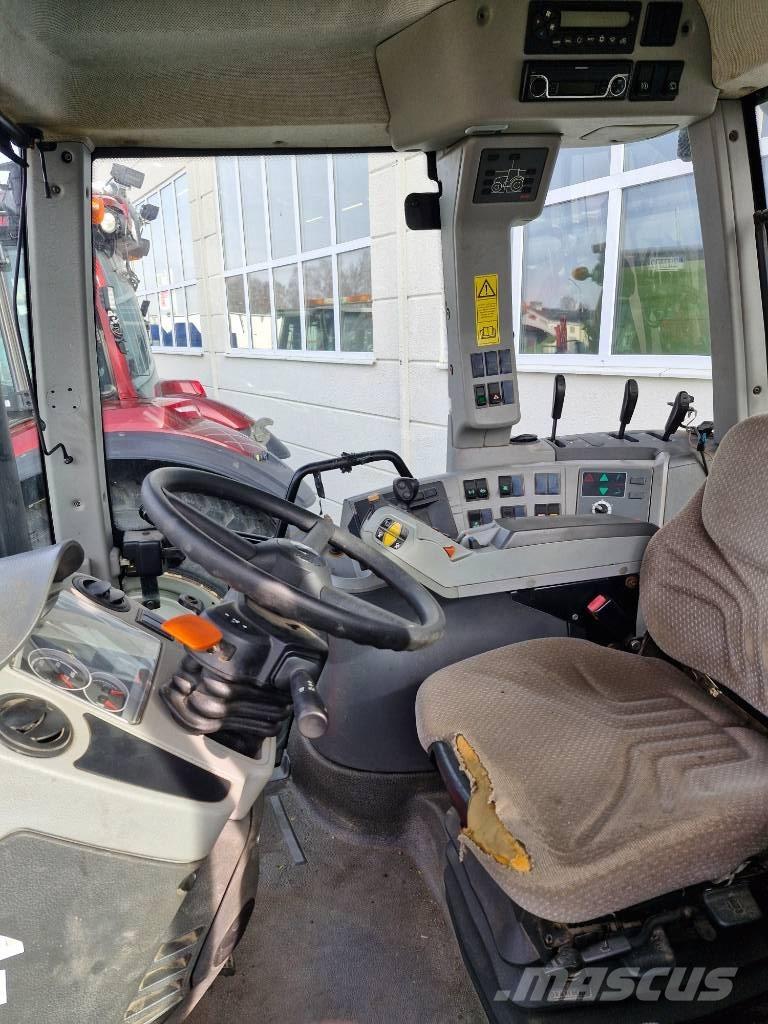 CLAAS Arion 640 Traktorit
