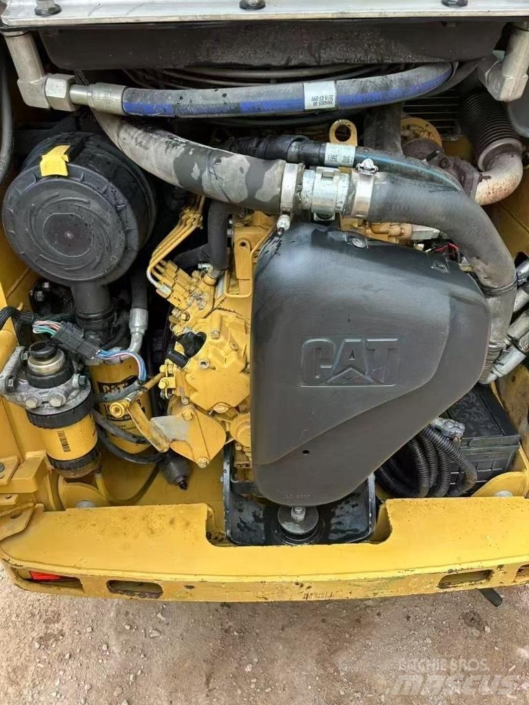 CAT 226 B 3 Liukuohjatut kuormaajat