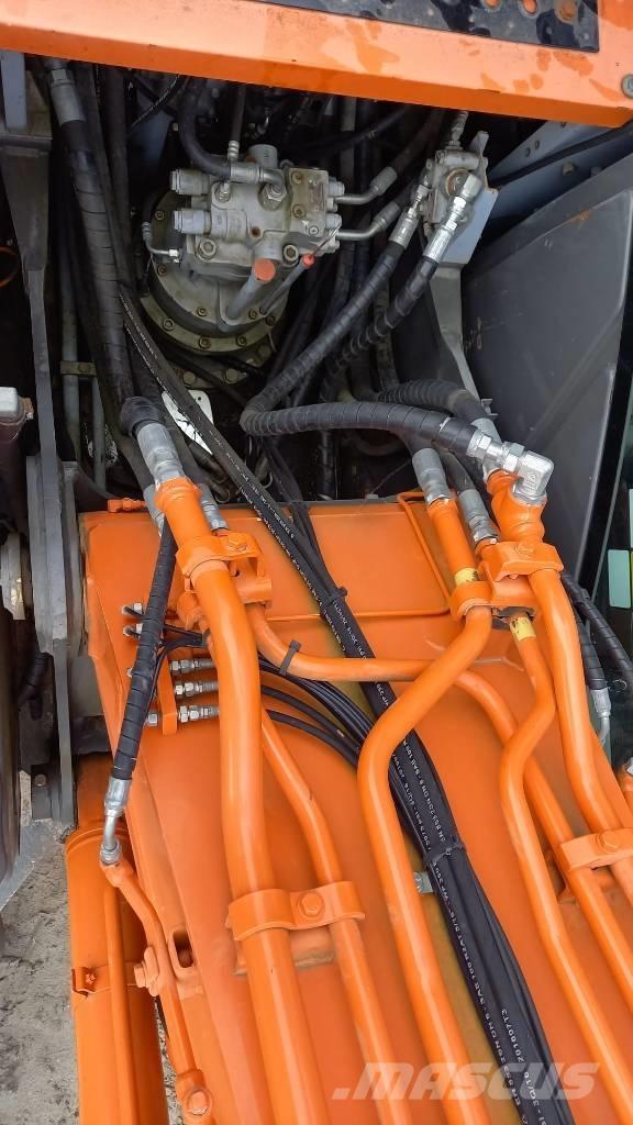 Hitachi ZX 210 LC Telakaivukoneet