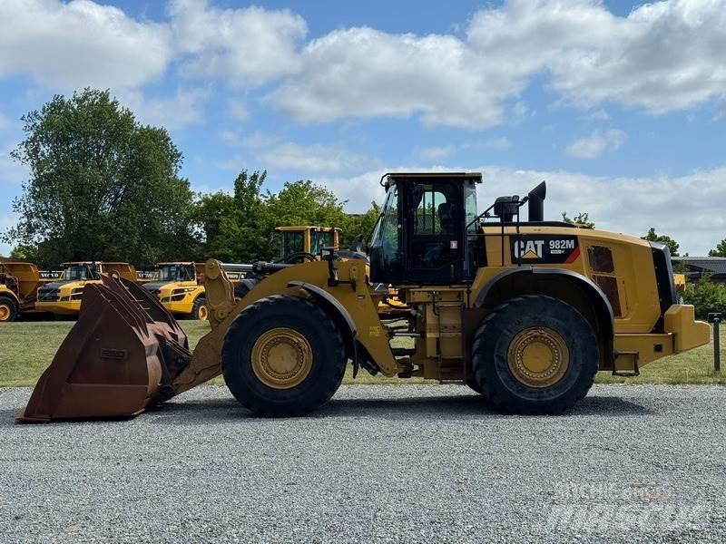 CAT 982 M Pyöräkuormaajat
