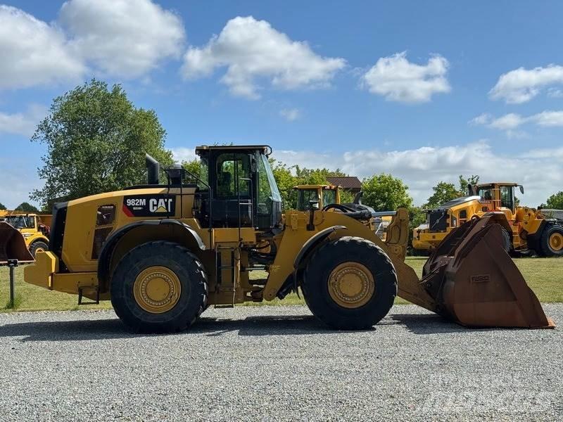 CAT 982 M Pyöräkuormaajat