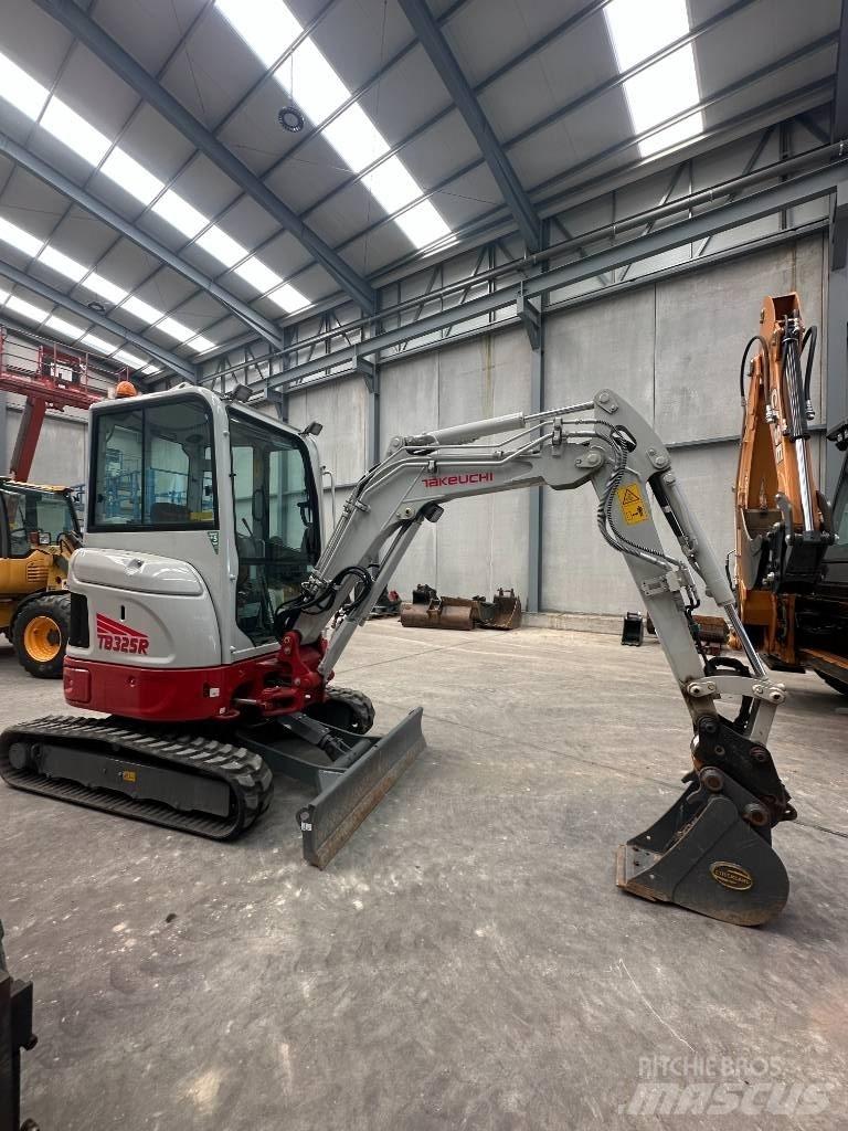 Takeuchi TB 325 R Minikaivukoneet < 7t