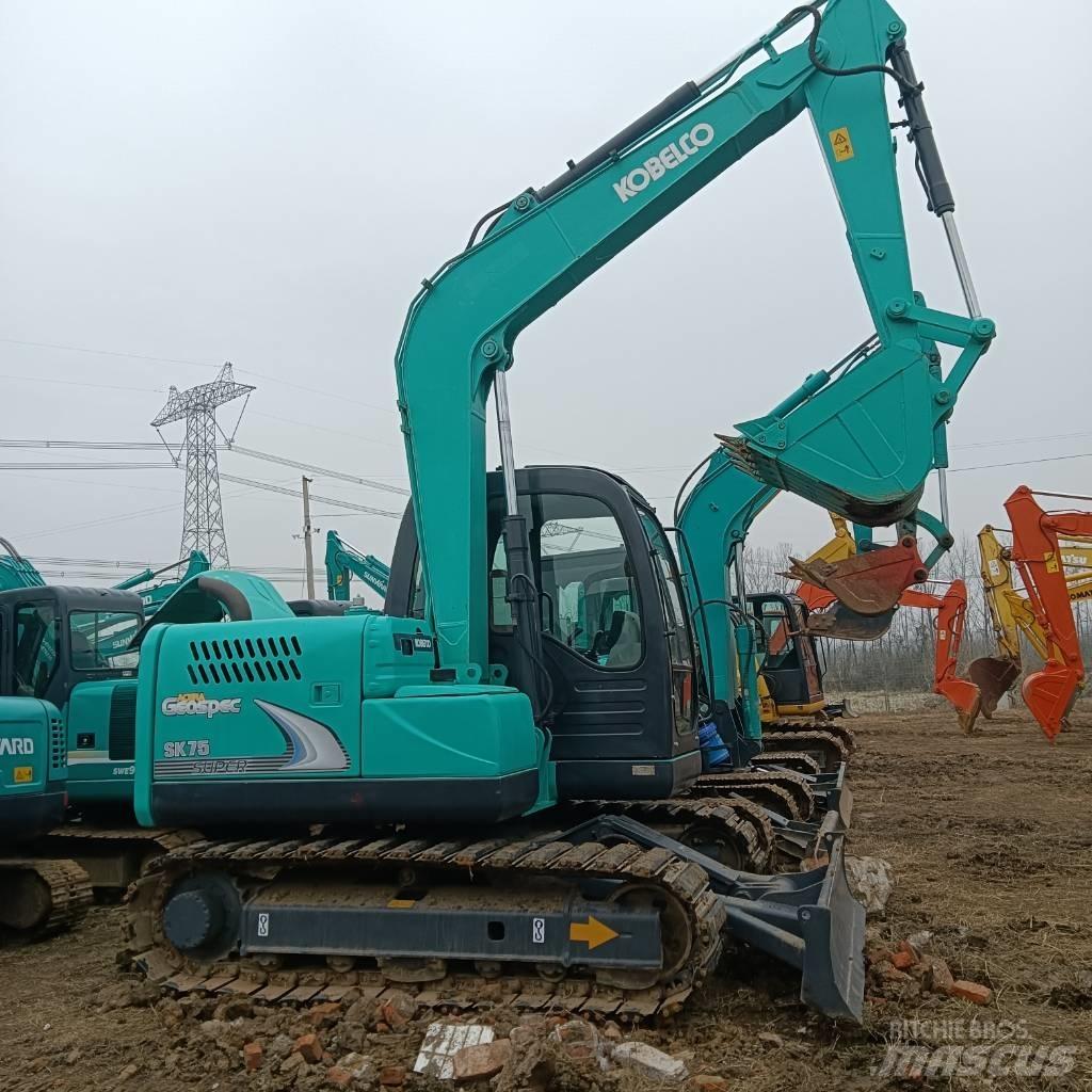 Kobelco SK75-8 Midikaivukoneet 7t - 12t
