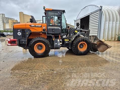 Doosan DL 250-7 Pyöräkuormaajat