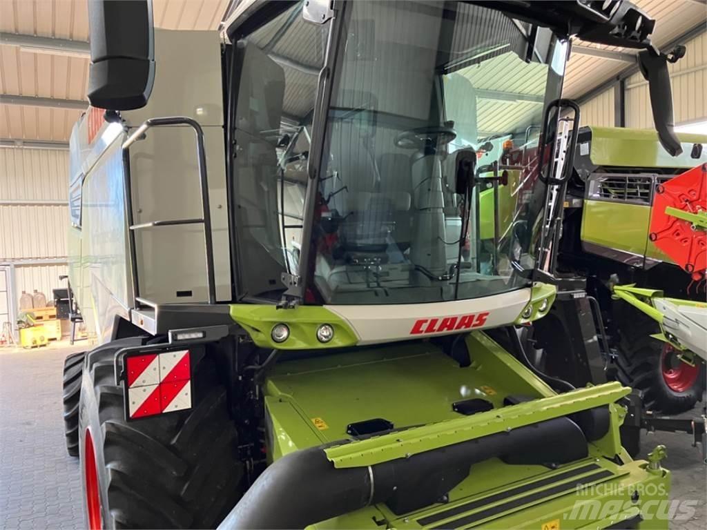 CLAAS TRION 730 Leikkuupuimurit