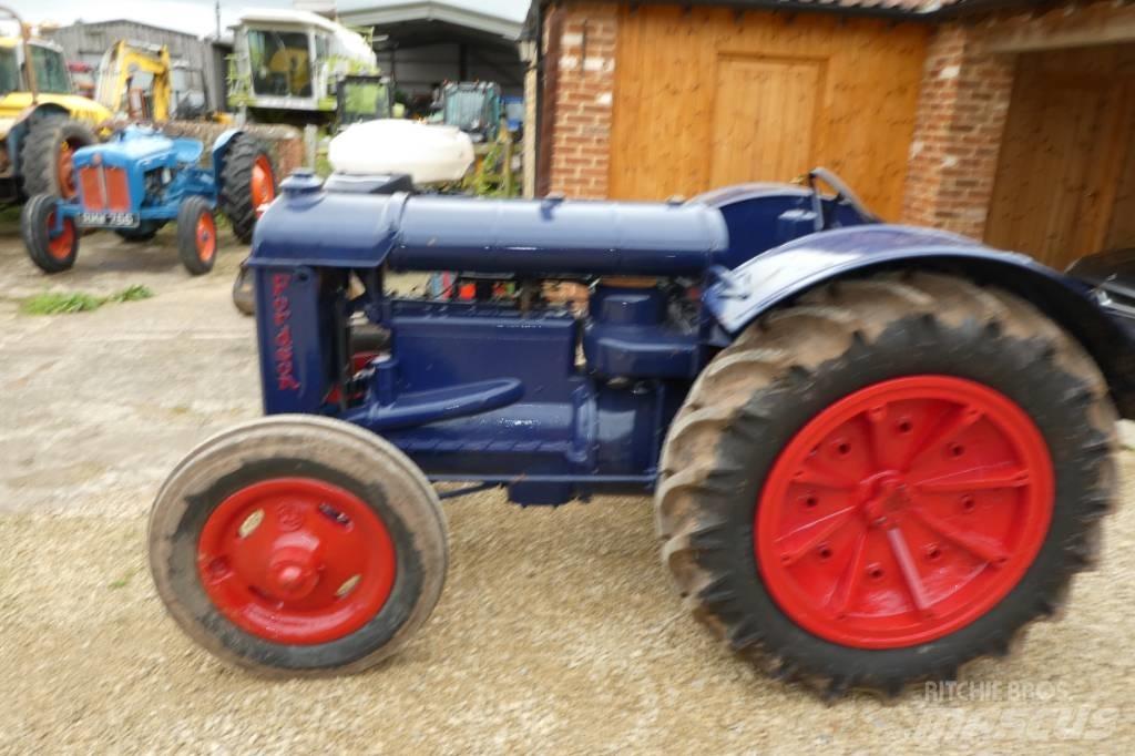 standard fordson Traktorit