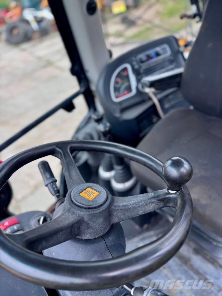 JCB 4CX Kaivurikuormaajat