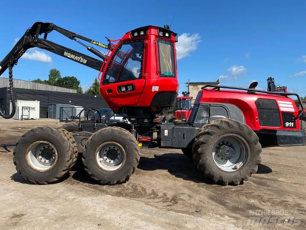 Komatsu 911 Harvesterit