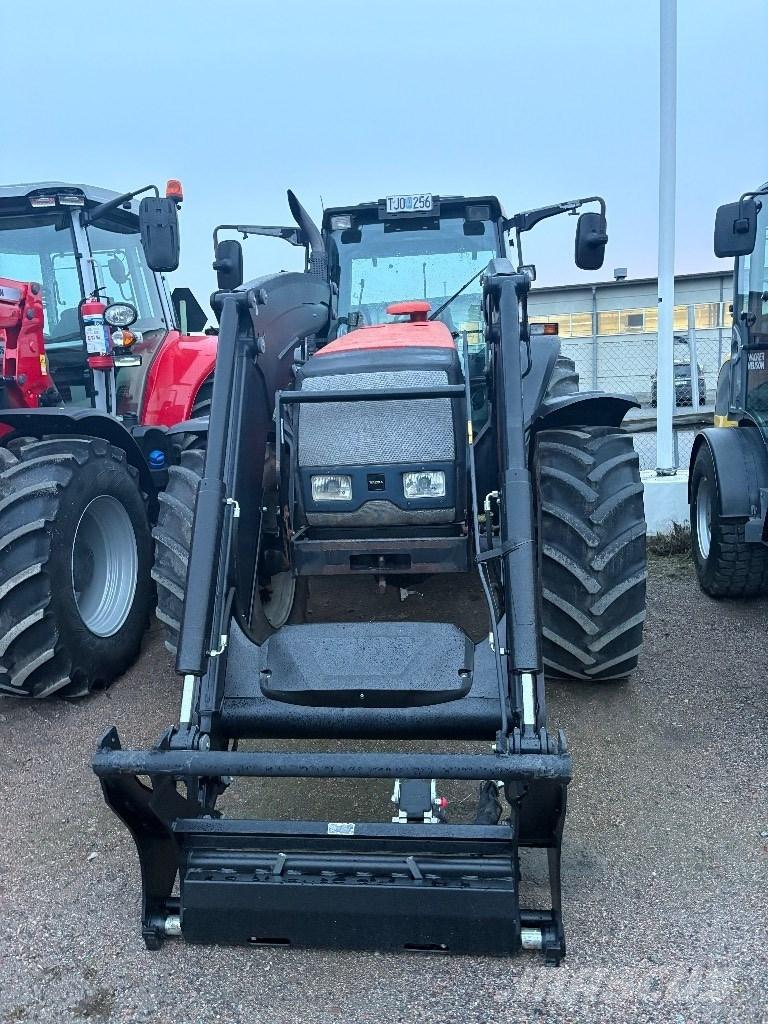 Valtra 8350 Traktorit