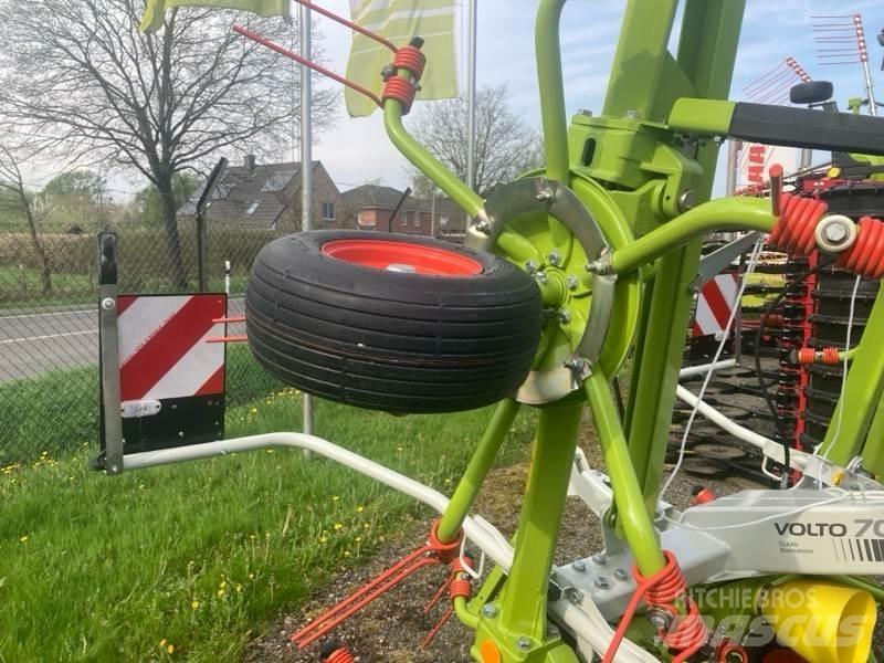 CLAAS Volto 700 Pöyhimet ja haravat