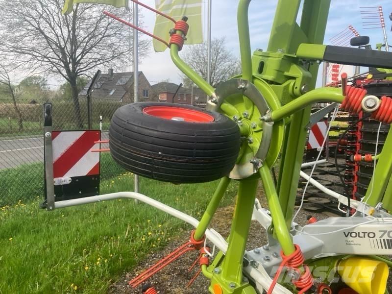 CLAAS Volto 700 Pöyhimet ja haravat