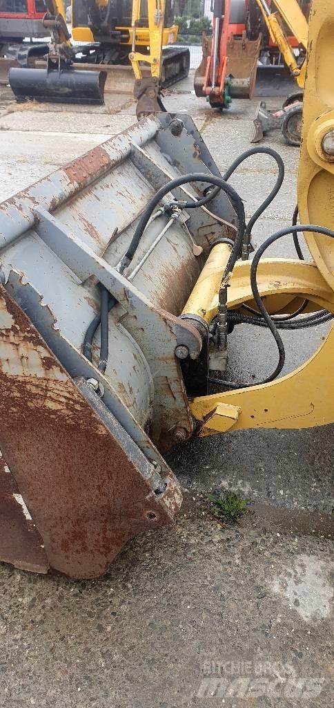 CAT 906M Pyöräkuormaajat