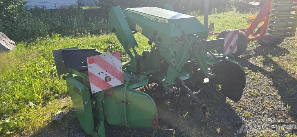 John Deere 131 Niittomurskaimet