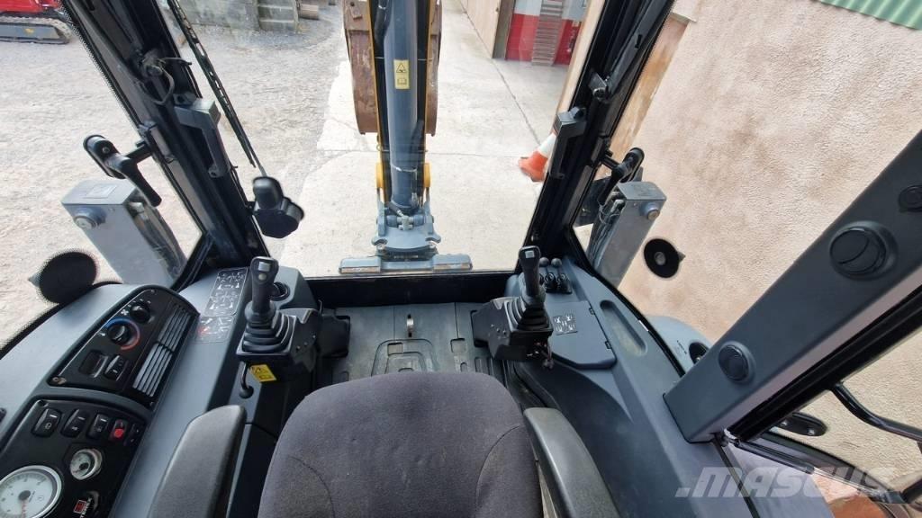 Terex TLB 890 Kaivurikuormaajat