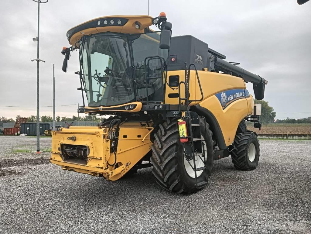 New Holland CR 7.90 Leikkuupuimurit