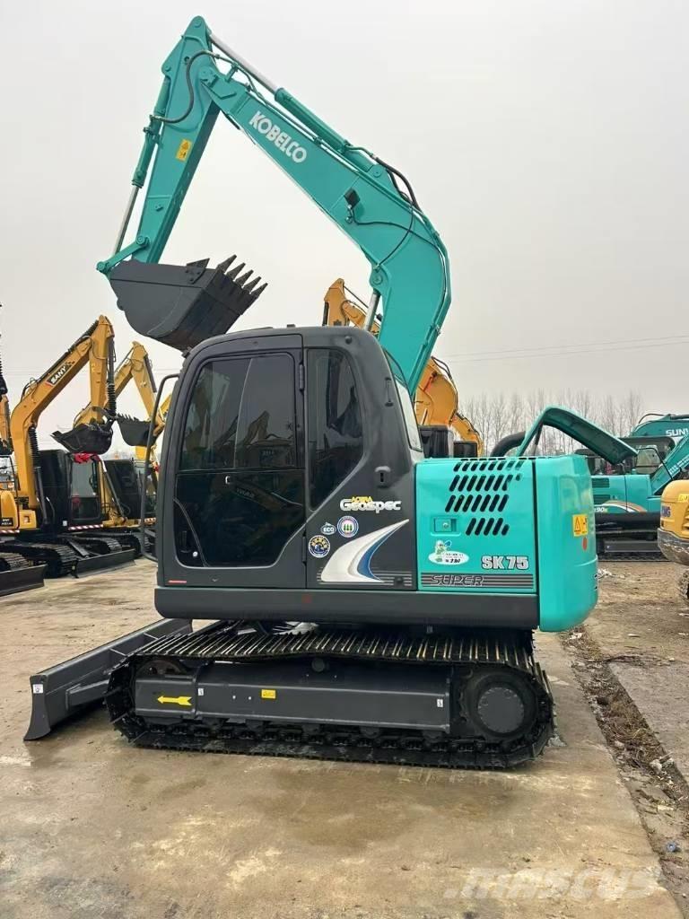 Kobelco SK 75 Telakaivukoneet