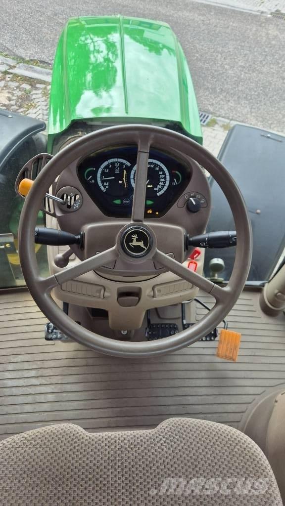 John Deere 6210 R Traktorit