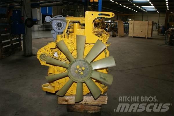 Komatsu SA4D102E Moottorit