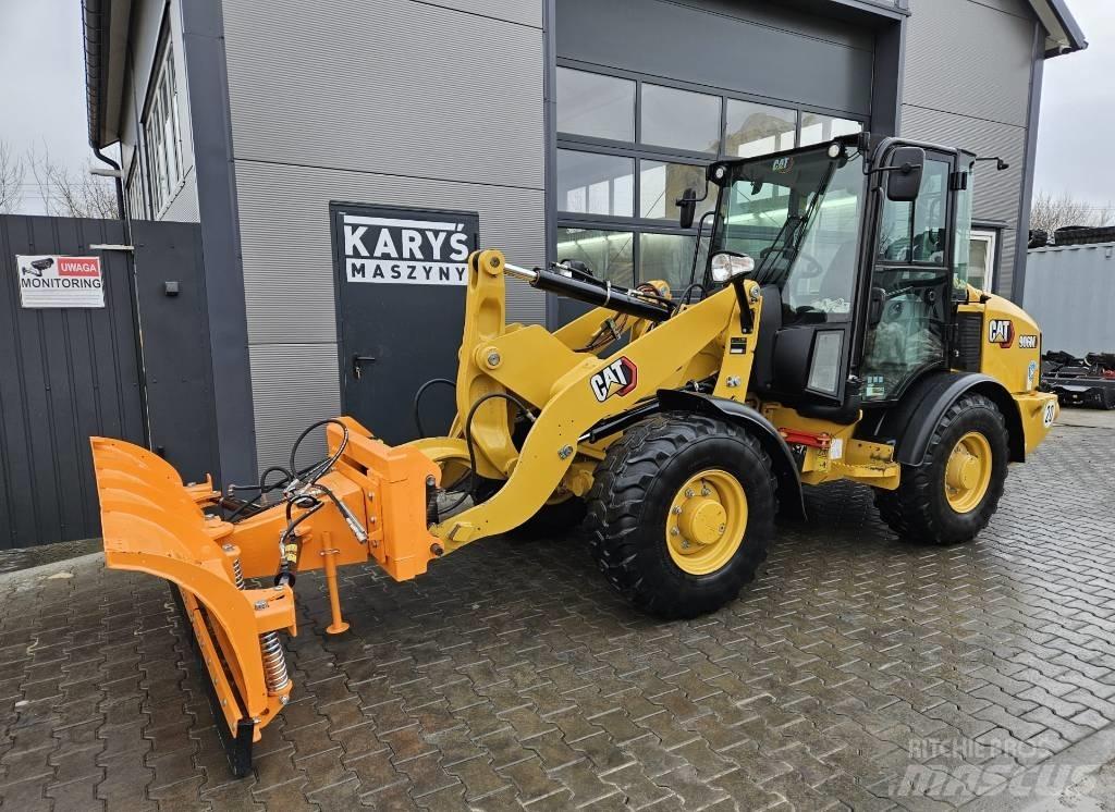 CAT 906M Pyöräkuormaajat