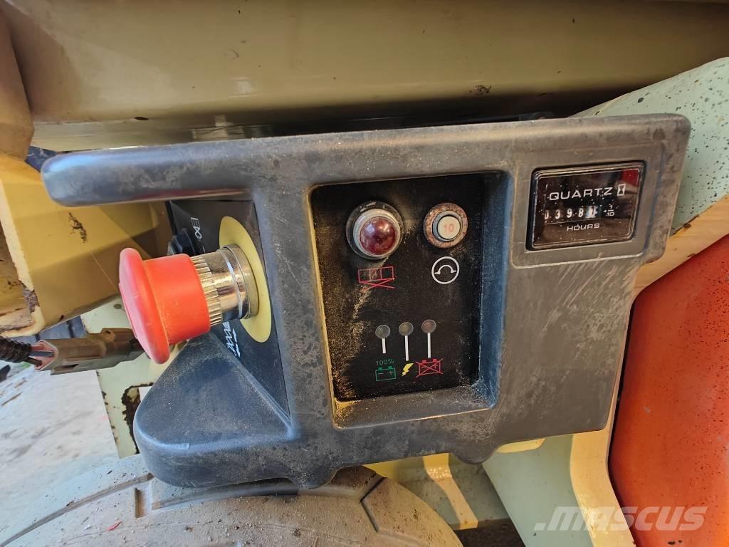 JLG 1930 ES Saksilavat