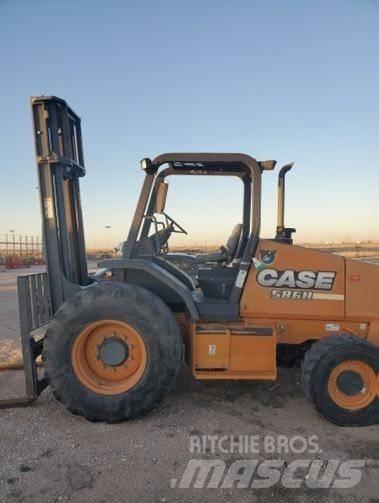 CASE 586H Maastotrukit
