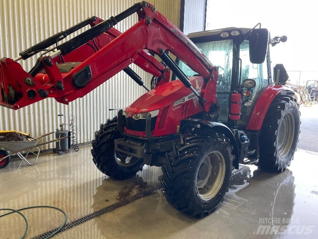 Massey Ferguson 5713 Traktorit