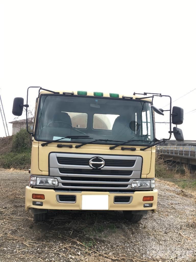 Hino FS2PKG10527 Betoninsekoitin