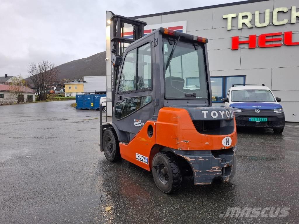 Toyota 02-8FDF25 Dieseltrukit
