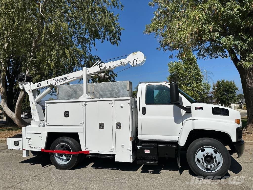 GMC Topkick C 7500 Nosturiautot