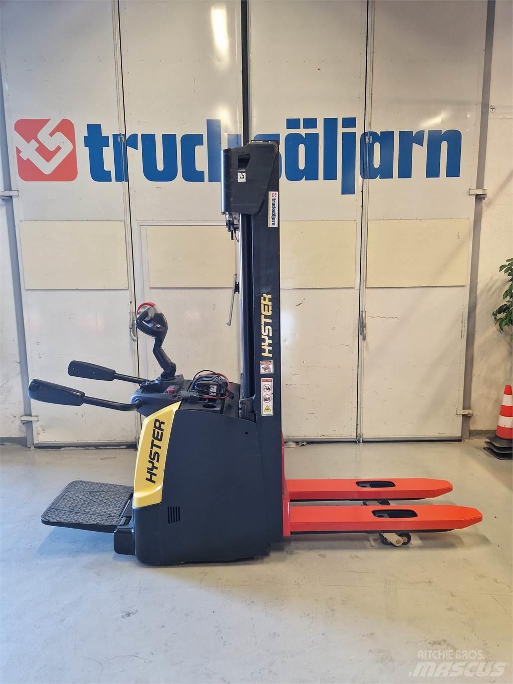 Hyster S1.4S IL Käyden ajettavat pinoamistrukit