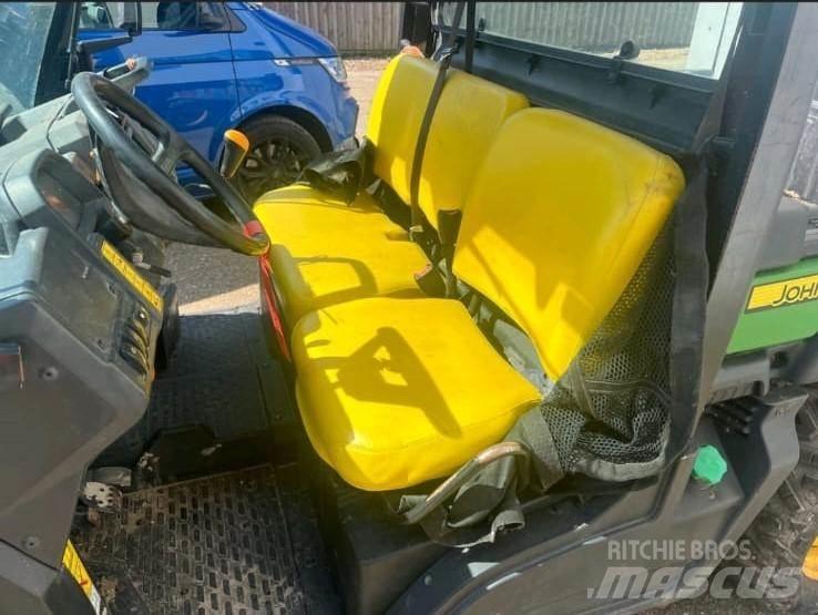John Deere XUV865M Mönkijät