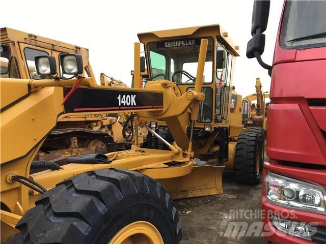 CAT 140 K Tiehöylät