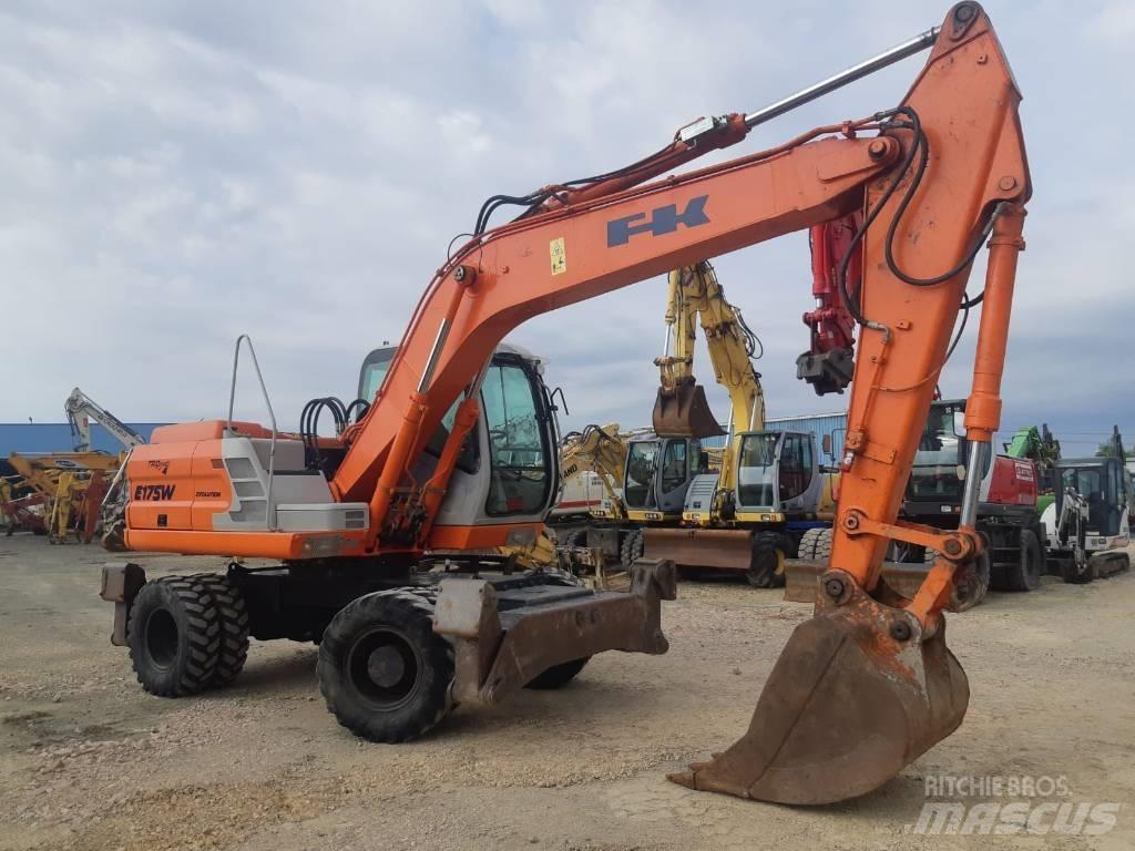 Fiat-Kobelco E175W Pyöräkaivukoneet