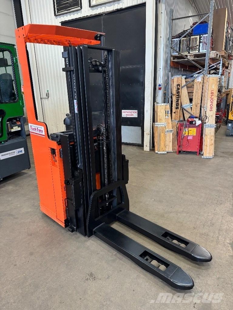 Toyota SSE135L Ajettavat pinoamisvaunut