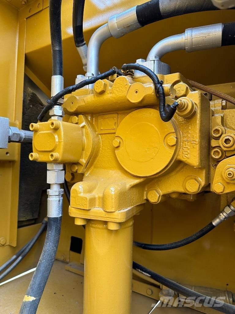 CAT 330D Telakaivukoneet