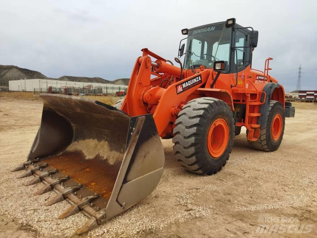 Doosan DL 300 Pyöräkuormaajat
