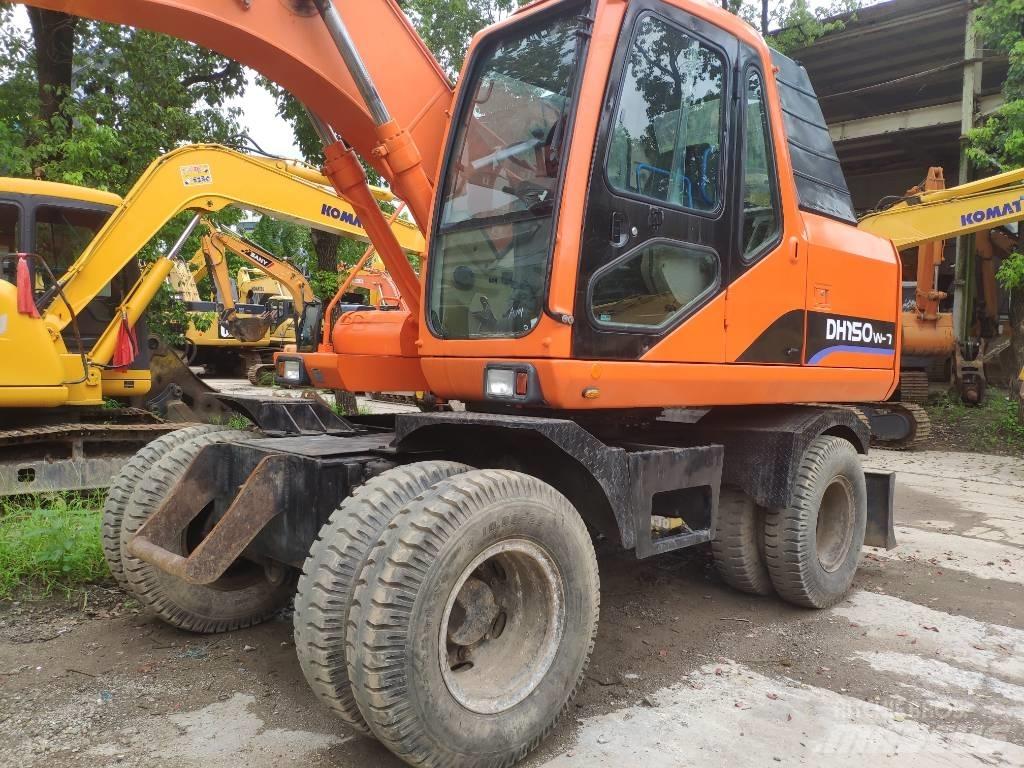 Doosan DH 150 W-7 Pyöräkaivukoneet