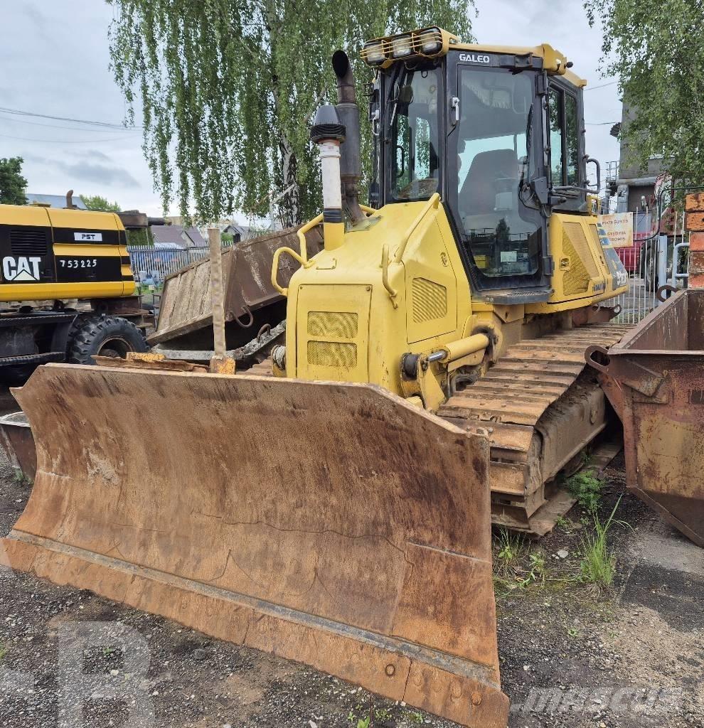 Komatsu D 51 EX-22 Telaketjupuskutraktorit