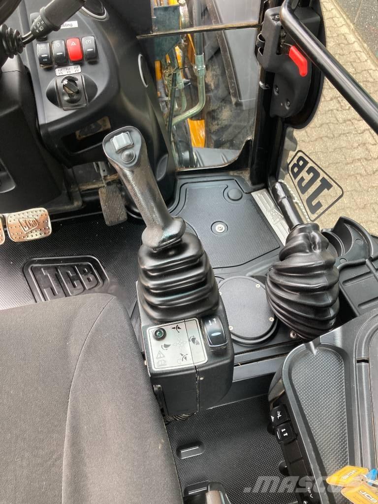 JCB 4 CX Kaivurikuormaajat