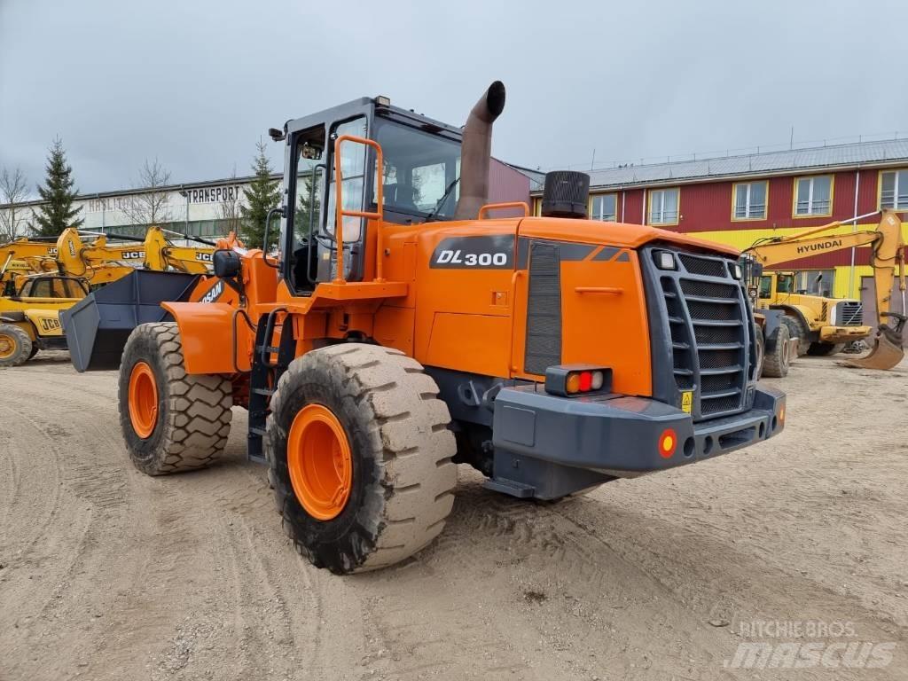 Doosan DL 300-3 Pyöräkuormaajat